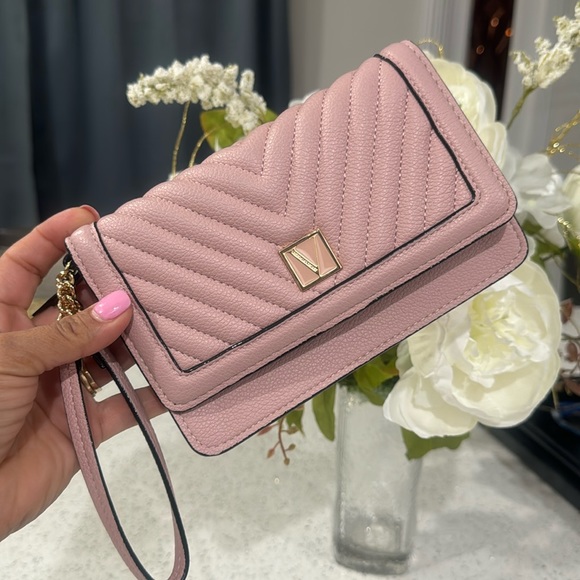 💕Victoria's Secret Leather Wristlet Wallets - Picture 3 of 11